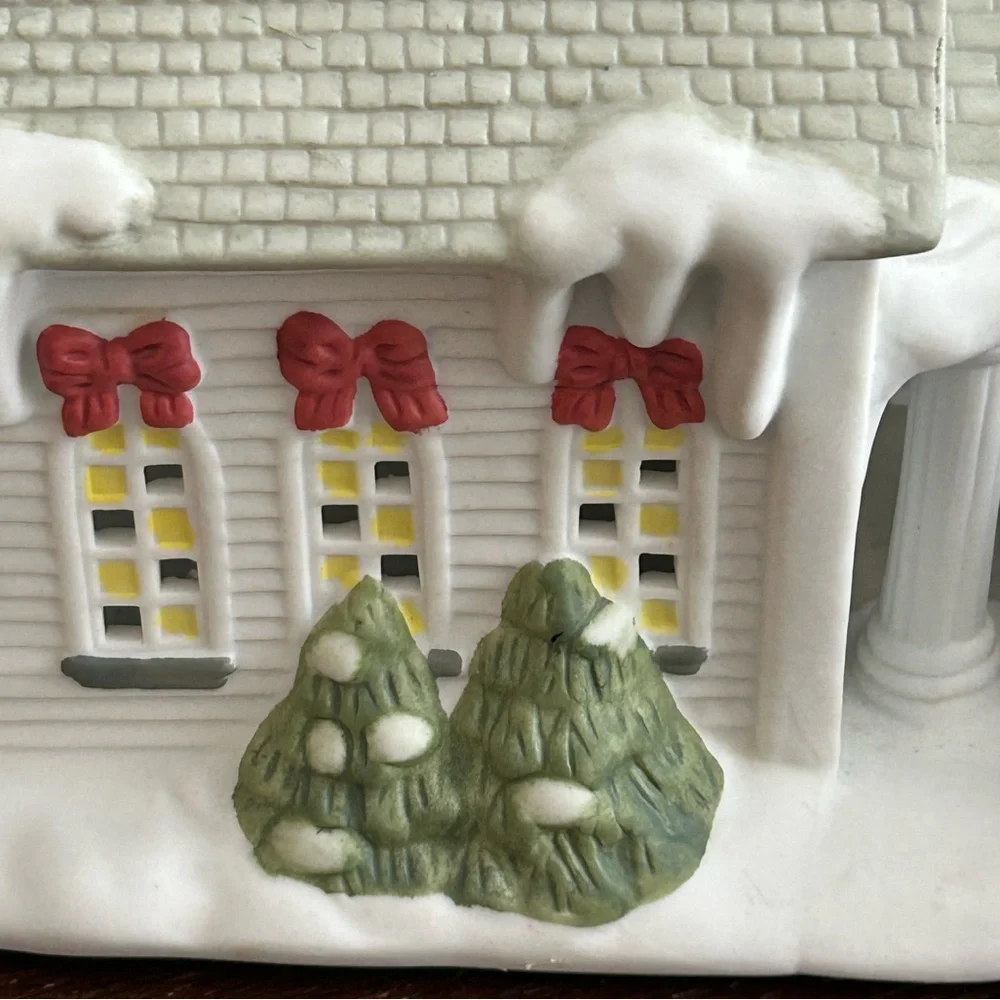 Vintage PartyLite Village THE CHURCH Porcelain Bisque Tealight Candle Holder